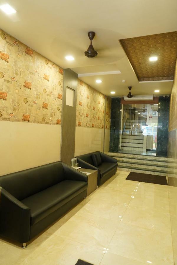 Sharda Residency Hotel มุมไบ ภายนอก รูปภาพ