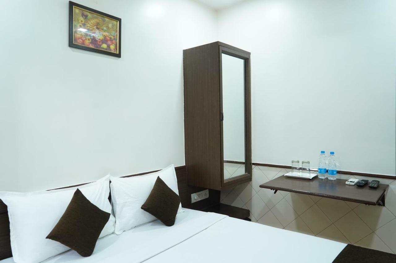 Sharda Residency Hotel มุมไบ ภายนอก รูปภาพ